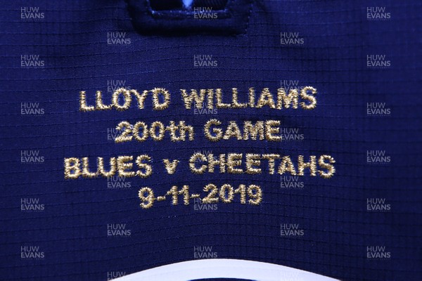 091119 - Cardiff Blues v Toyota Cheetahs - GuinnessPRO14 - Lloyd Williams of Cardiff Blues receives his jersey on his 200th appearnace