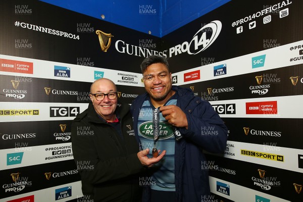 100218 - Cardiff Blues v Toyota Cheetahs - Guinness PRO14 - Nick Williams of The Blues receives the man of the match award from Tony Jones of Guinness