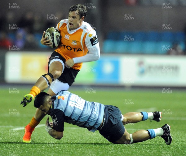 100218 - Cardiff Blues v Toyota Cheetahs - Guinness PRO14 - Nico Lee of Toyota Cheetahs is tackled by Rey Lee-Lo of Cardiff Blues