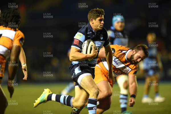 280918 - Cardiff Blues v Cheetahs - Guinness PRO14 - Lloyd Williams of Cardiff Blues runs in to score try
