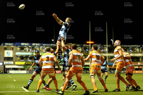 280918 - Cardiff Blues v Cheetahs - Guinness PRO14 - Josh Turnbull of Cardiff Blues takes line out ball
