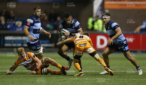 280918 - Cardiff Blues v Toyota Cheetahs - Guinness PRO14 - Willis Halaholo of Cardiff Blues is tackled by Tian Meyer of Cheetahs