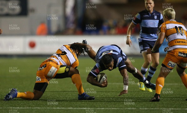 280918 - Cardiff Blues v Toyota Cheetahs - Guinness PRO14 - Rey Lee-Lo of Cardiff Blues is tackled by Joseph Dweba of Cheetahs