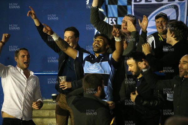 280918 - Cardiff Blues v Toyota Cheetahs - Guinness PRO14 - Willis Halaholo of Cardiff Blues celebrates the win in with the Blues fans at full time