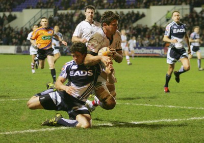 170212 Cardiff Blues v Ulster - RaboDirect PRO 12 -Ulster's Robbie Diack beats Blues' Lloyd Williams to the ball to score