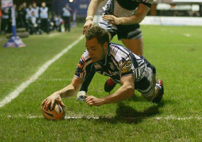 170212 Cardiff Blues v Ulster - RaboDirect PRO 12 -Blues' Dan Parks dives over to score