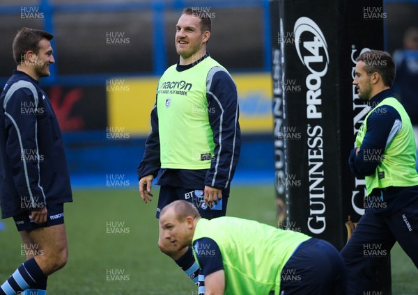 041118 - Cardiff Blues v Zebre, Guinness PRO14 - Gethin Jenkins of Cardiff Blues warms up ahead of his final match