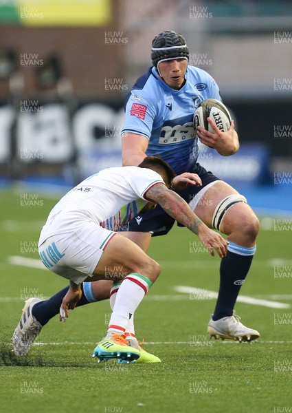 050621 - Cardiff Blues v Zebre, Guinness PRO14 Rainbow Cup - Seb Davies of Cardiff Blues takes on Pierre Bruno of Zebre
