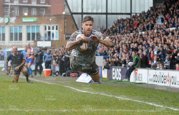 130413 - Cardiff Blues v Zebre - RaboDirect PRO12 -Gavin Evans of Cardiff Blues scores try 