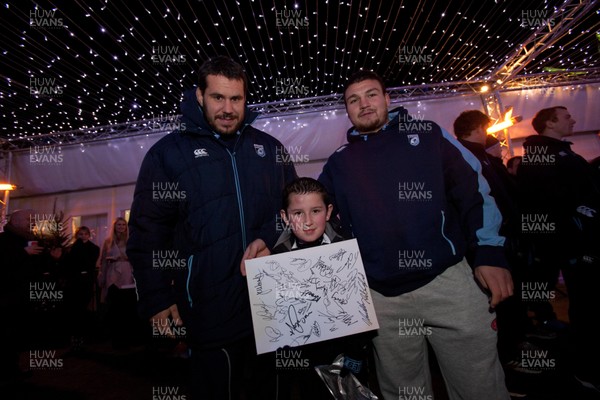 041212 - Cardiff Blues players visit Winterwonderland