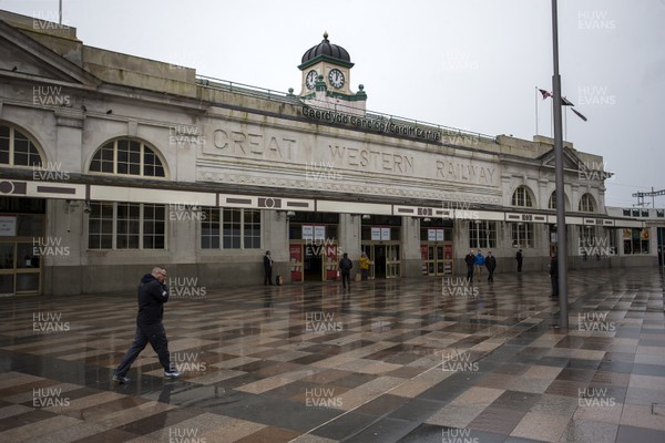 170320 - COVID-19 / Coronavirus - Picture shows an empty Cardiff Central Station