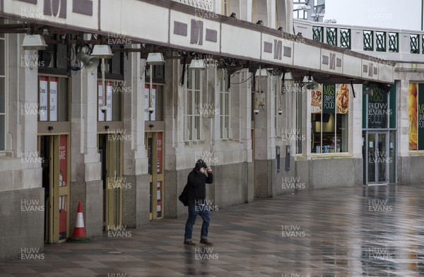 170320 - COVID-19 / Coronavirus - Picture shows an empty Cardiff Central Station