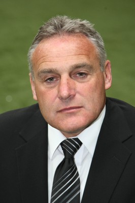 15.05.08...Cardiff City FA Cup Final Squad. Cardiff's manager Dave Jones 