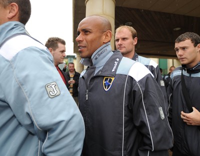 Cardiff City Leave For Wembley 160508