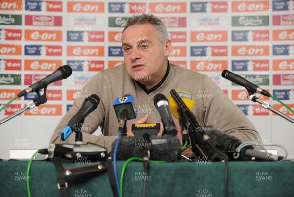 02.04.08 - Cardiff City Press Conference - Cardiff City Manager, Dave Jones talks to the media 