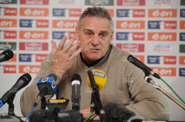 02.04.08 - Cardiff City Press Conference - Cardiff City Manager, Dave Jones talks to the media 