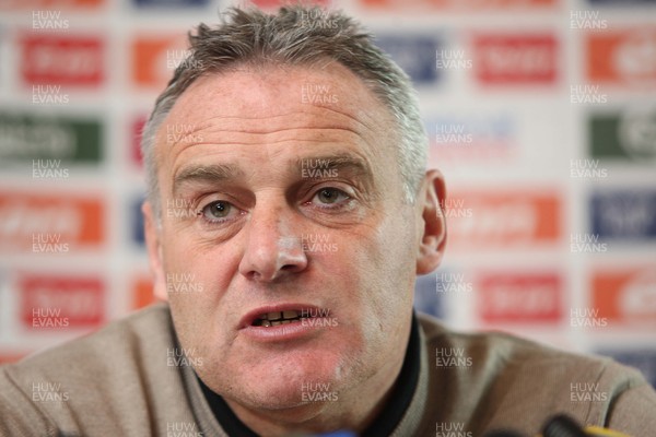 02.04.08 - Cardiff City Press Conference - Cardiff City Manager, Dave Jones talks to the media 