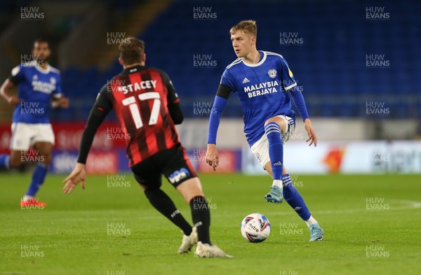 211020 - Cardiff City v AFC Bournemouth, Sky Bet Championship - Joel Bagan of Cardiff City takes on Jack Stacey of Bournemouth