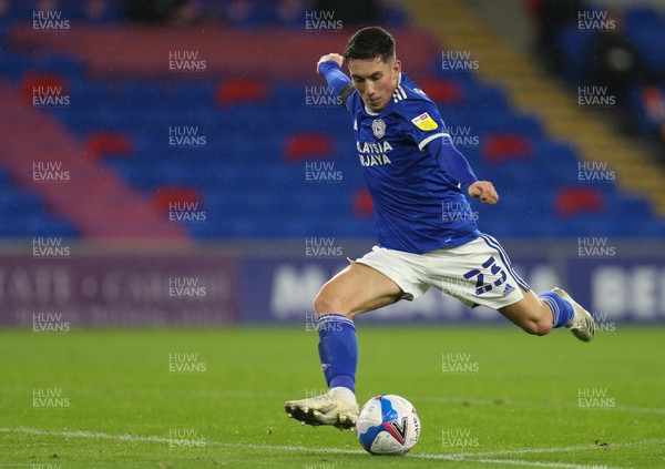 211020 - Cardiff City v AFC Bournemouth, Sky Bet Championship - Harry Wilson of Cardiff City fires a shot at goal