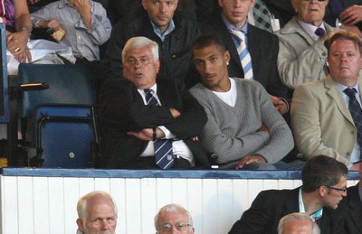 01.08.08...Cardiff V Ajax Jay Bothroyd sits next to Peter Ridsdale. 