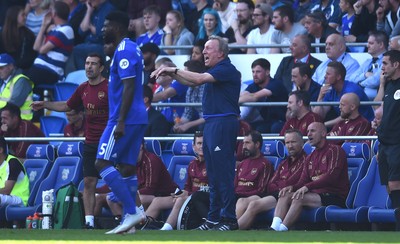 020918 - Cardiff City v Arsenal - Premier League - Cardiff City manager Neil Warnock makes a point