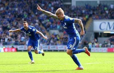 020918 - Cardiff City v Arsenal - Premier League - Danny Ward of Cardiff City celebrates scoring goal