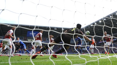 020918 - Cardiff City v Arsenal - Premier League - Danny Ward (left) of Cardiff City scores goal