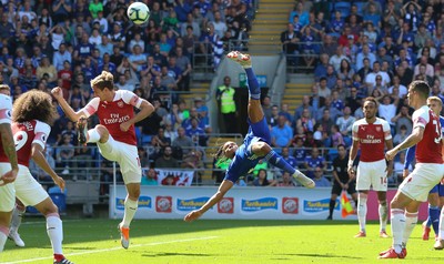 020918 - Cardiff City v Arsenal, Premier League - Bobby Decordova-Reid of Cardiff City tries a spectacular shot at goal