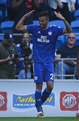 020918 - Cardiff City v Arsenal, Premier League - Victor Camarasa of Cardiff City celebrates after scoring goal