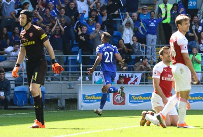 020918 - Cardiff City v Arsenal, Premier League - Victor Camarasa of Cardiff City races away to celebrate his goal