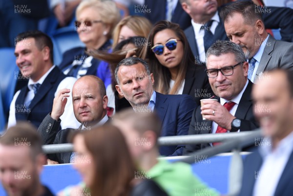 020918 - Cardiff City v Arsenal - Premier League - Wales manager Ryan Giggs looks on