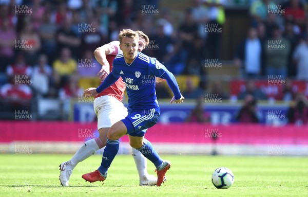 020918 - Cardiff City v Arsenal - Premier League - Danny Ward of Cardiff City looks for support