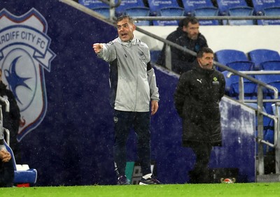 111125 - Cardiff City v Arsenal U21 - Vertu Trophy - Arsenal U21 Manager Max Porter 