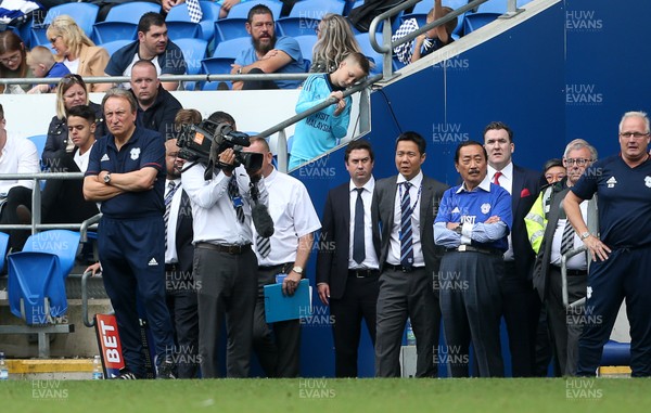 120817 - Cardiff City v Aston Villa - SkyBet Championship - Cardiff Manager Neil Warnock and Owner Vincent Tan on the touch line