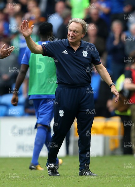120817 - Cardiff City v Aston Villa - SkyBet Championship - Cardiff Manager Neil Warnock thanks the fans at full time