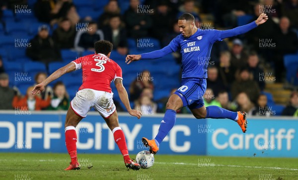 060318 - Cardiff City v Barnsley - SkyBet Championship - Kenneth Zohore of Cardiff City takes a shot at goal