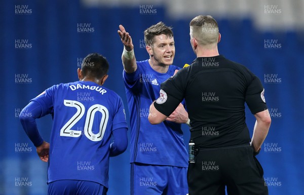 060318 - Cardiff City v Barnsley - SkyBet Championship - Greg Halford of Cardiff City is given a yellow card