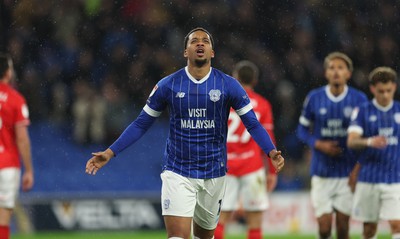 270126 - Cardiff City v Barnsley, EFL Sky Bet League 1 - Chris Willock of Cardiff City celebrates after scoring goal