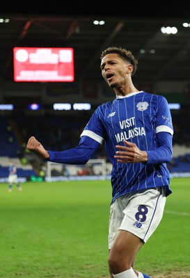 270126 - Cardiff City v Barnsley, EFL Sky Bet League 1 - Omari Kellyman of Cardiff City celebrates after scoring the third goal