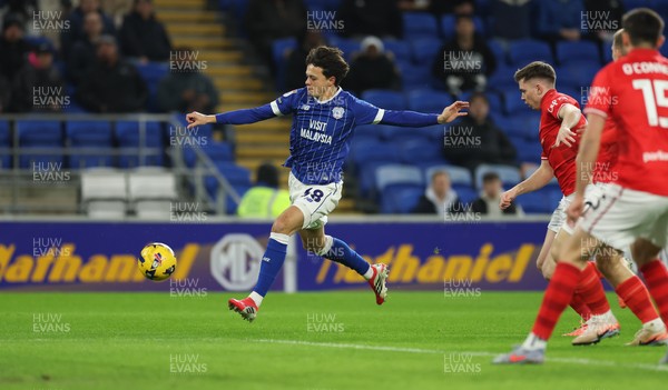 270126 - Cardiff City v Barnsley, EFL Sky Bet League 1 - Perry Ng of Cardiff City shoots to score goal