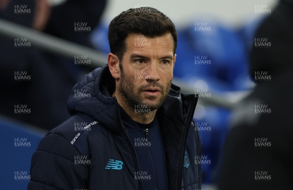 270126 - Cardiff City v Barnsley, EFL Sky Bet League 1 - Cardiff City head coach Brian Barry-Murphy