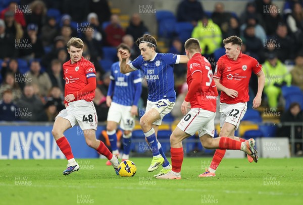270126 - Cardiff City v Barnsley, EFL Sky Bet League 1 - Joel Colwill of Cardiff City looks for a gap
