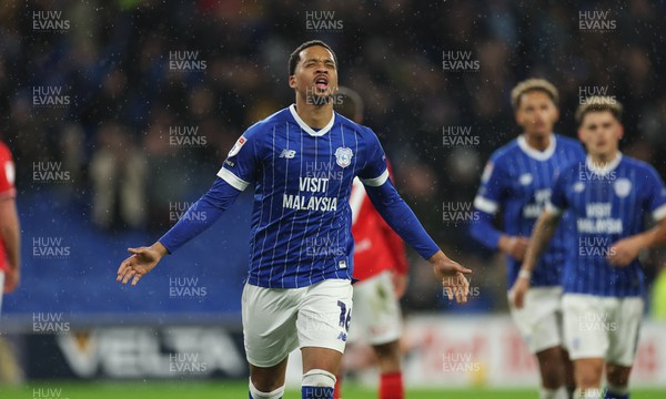 270126 - Cardiff City v Barnsley, EFL Sky Bet League 1 - Chris Willock of Cardiff City celebrates after scoring goal
