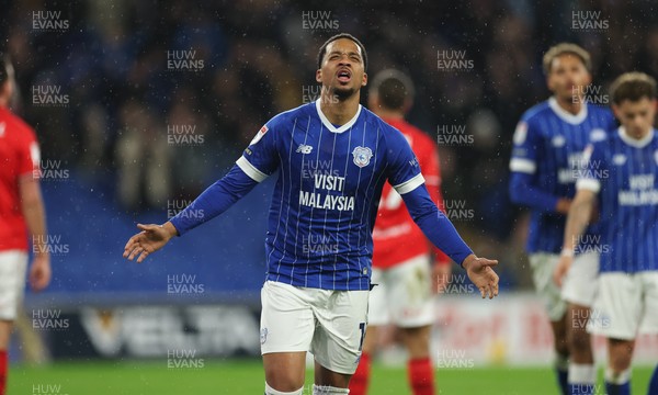 270126 - Cardiff City v Barnsley, EFL Sky Bet League 1 - Chris Willock of Cardiff City celebrates after scoring goal