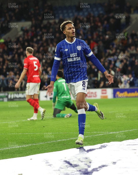 270126 - Cardiff City v Barnsley, EFL Sky Bet League 1 - Omari Kellyman of Cardiff City celebrates after scoring the third goal