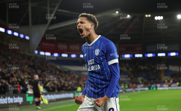 270126 - Cardiff City v Barnsley, EFL Sky Bet League 1 - Omari Kellyman of Cardiff City celebrates after scoring the third goal