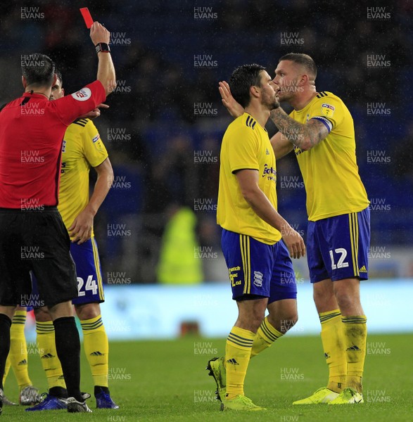 021119 - Cardiff City v Birmingham City, Sky Bet Championship - Referee Andrew Madley shows the red card to Harlee Dean of Birmingham City (right)