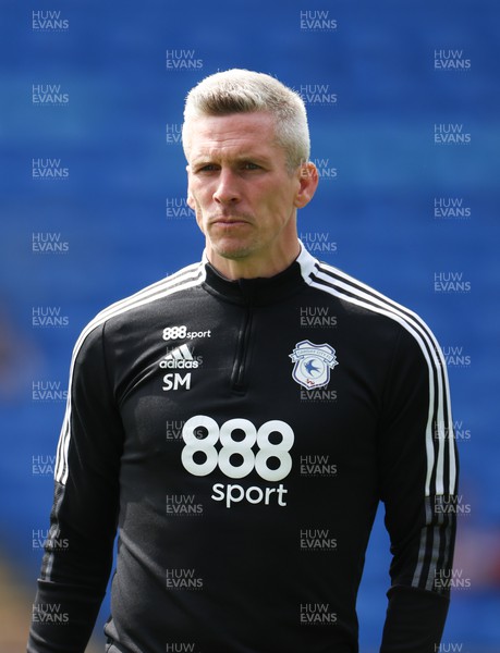 300422 - Cardiff City v Birmingham City, Sky Bet Championship - Cardiff City manager Steve Morison during warm up ahead of the match