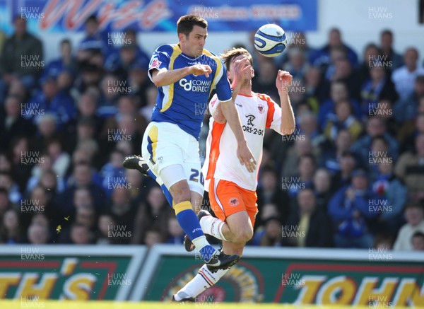 12.04.08 .. Cardiff City v Blackpool, Coca Cola Championship Cardiff's Steve Thompson races through onto the ball 