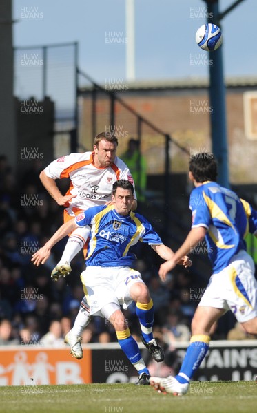 12.04.08 - Championship Football Cardiff City v Blackpool Blackpool's Ian Evatt competes with Cardiff's Steve Thompson 